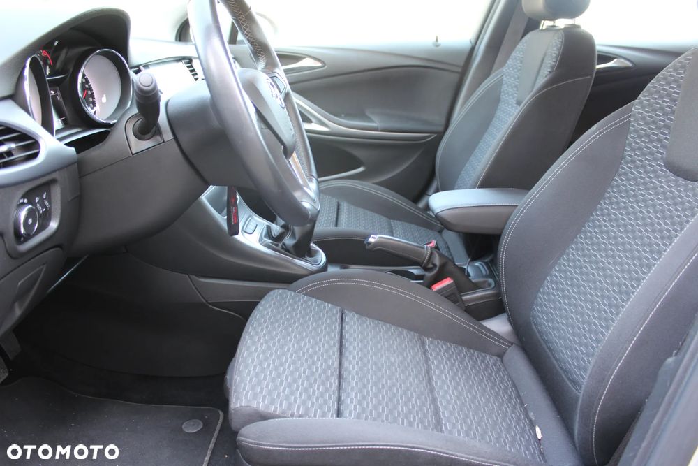 Opel Astra 1.6 D (CDTI) Dynamic - 12