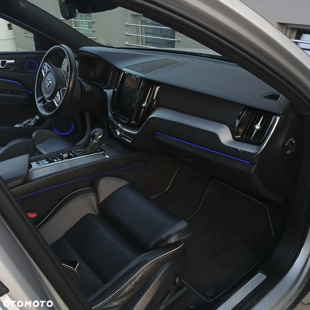 Volvo XC 60 D4 SCR R-Design - 29