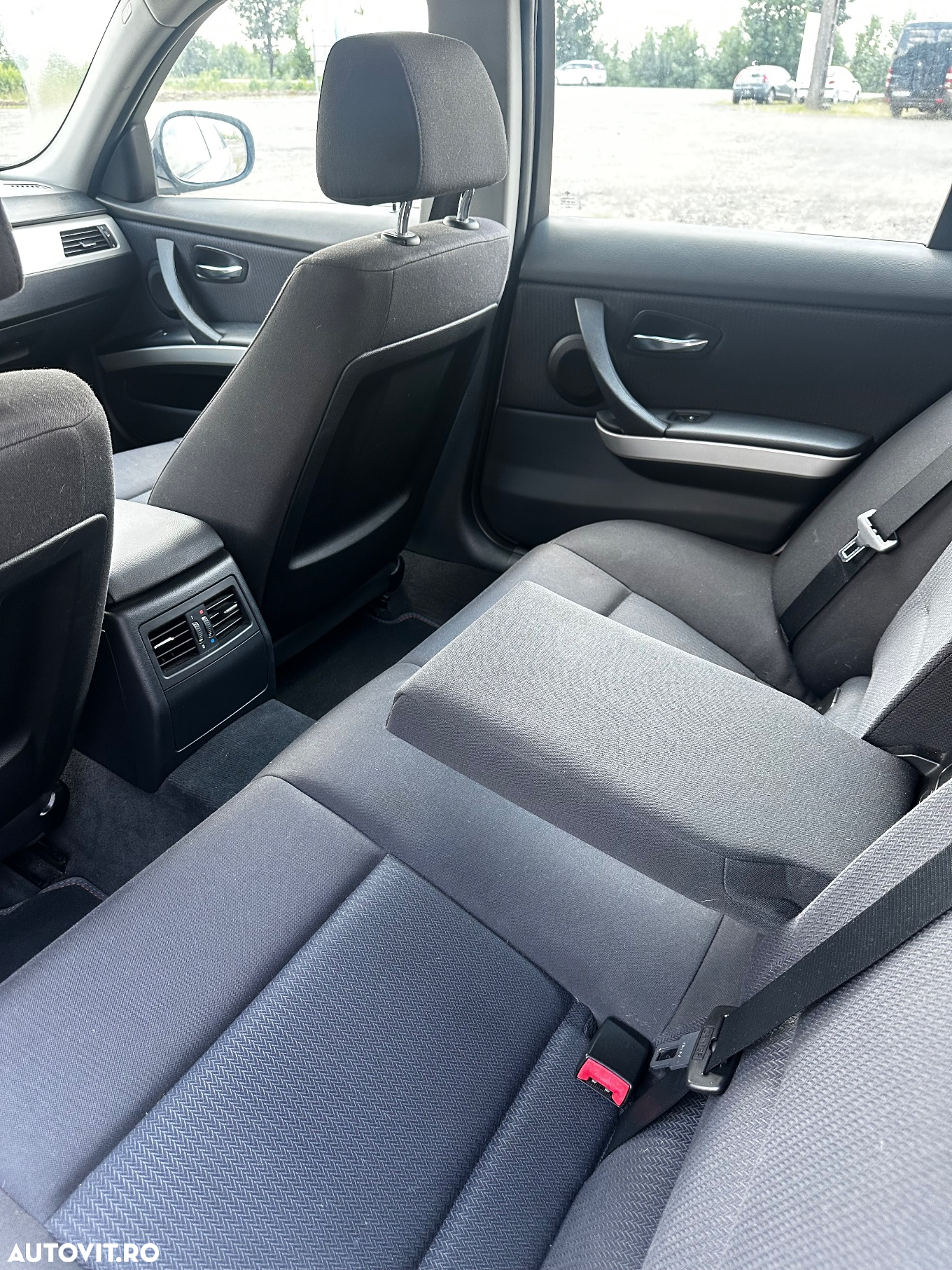 BMW Seria 3 320d DPF Touring Aut. - 10