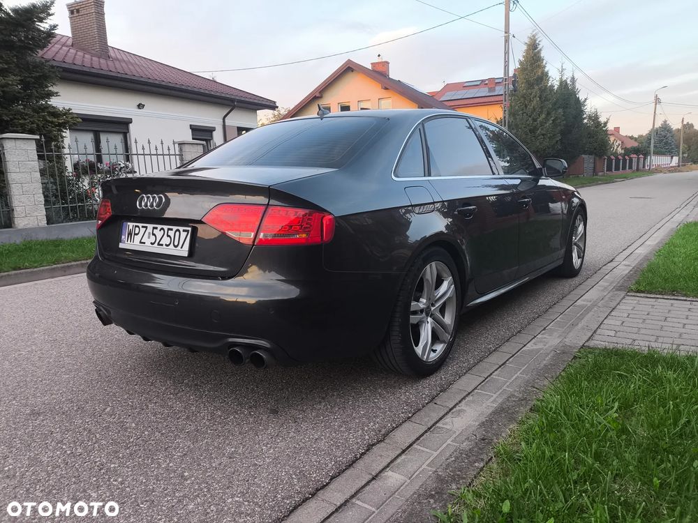 Audi A4 Limousine - 3