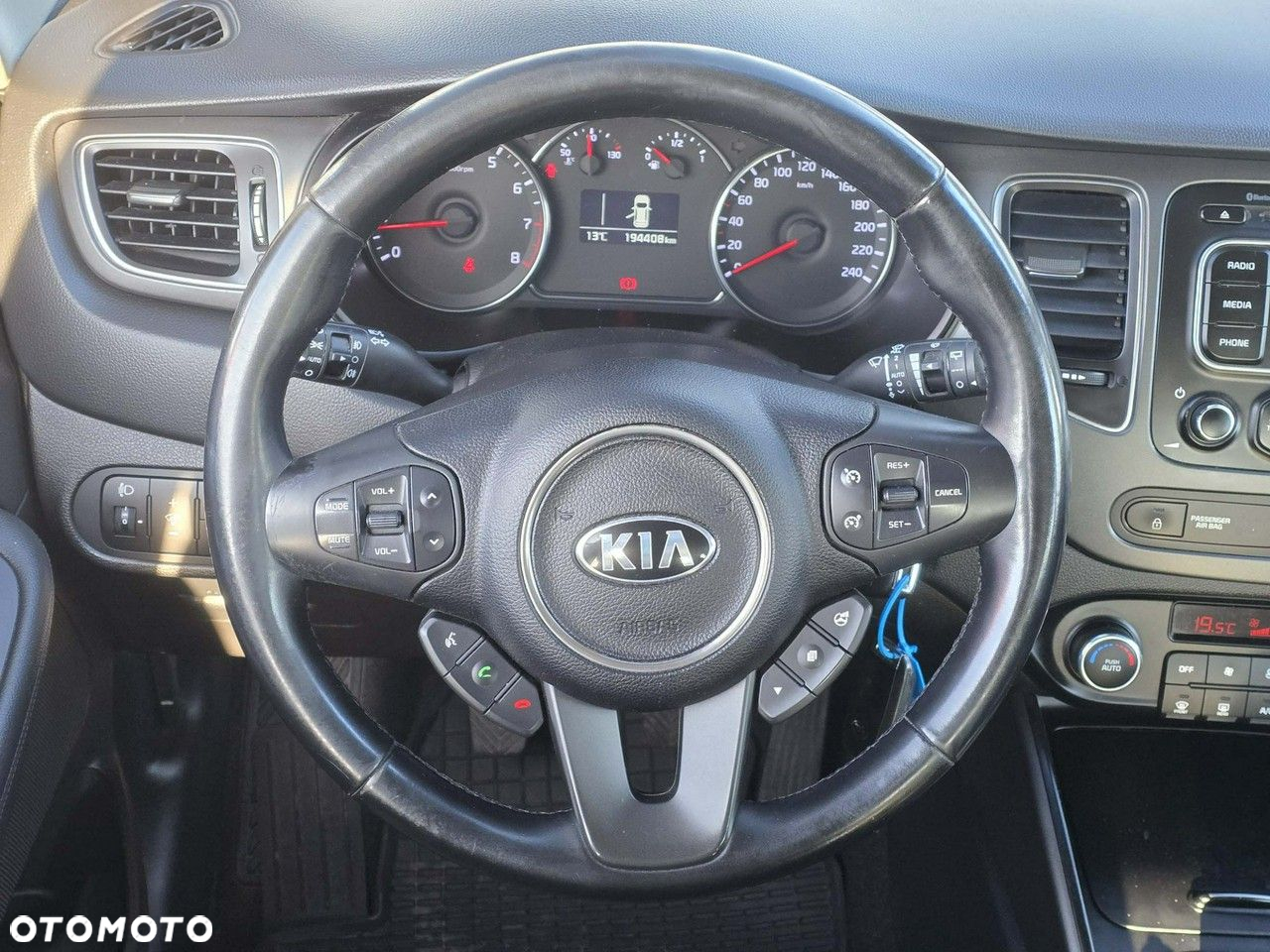 Kia Carens - 26