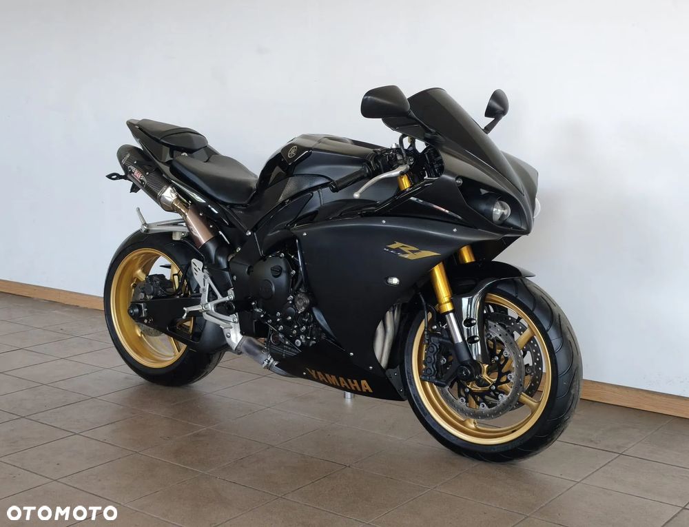 Yamaha R1 - 2