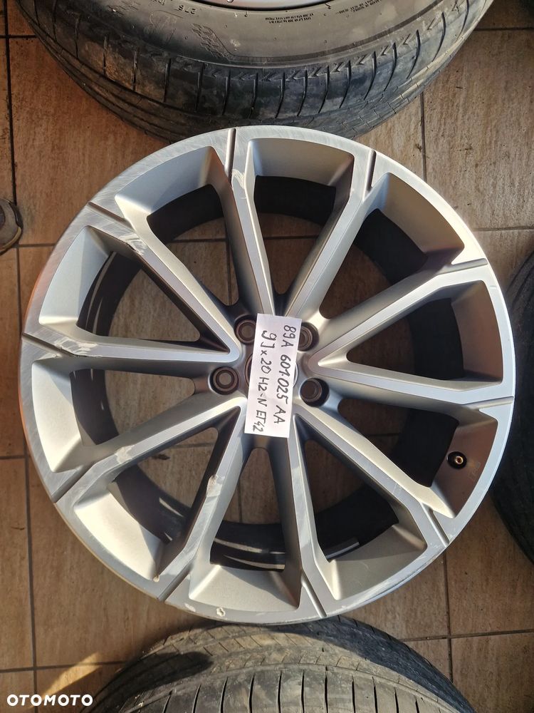 Felga aluminiowa Audi Q4 E-TRON 89A601025 - 3