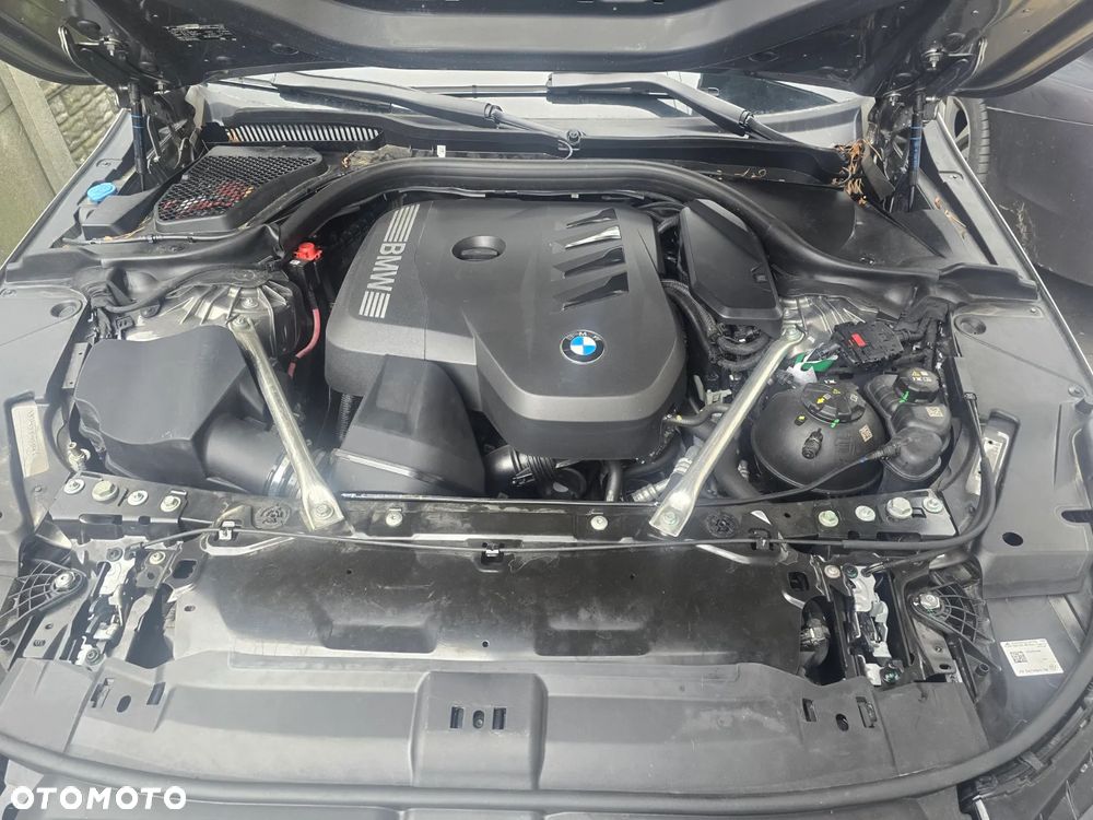BMW Seria 5 530i xDrive mHEV - 23