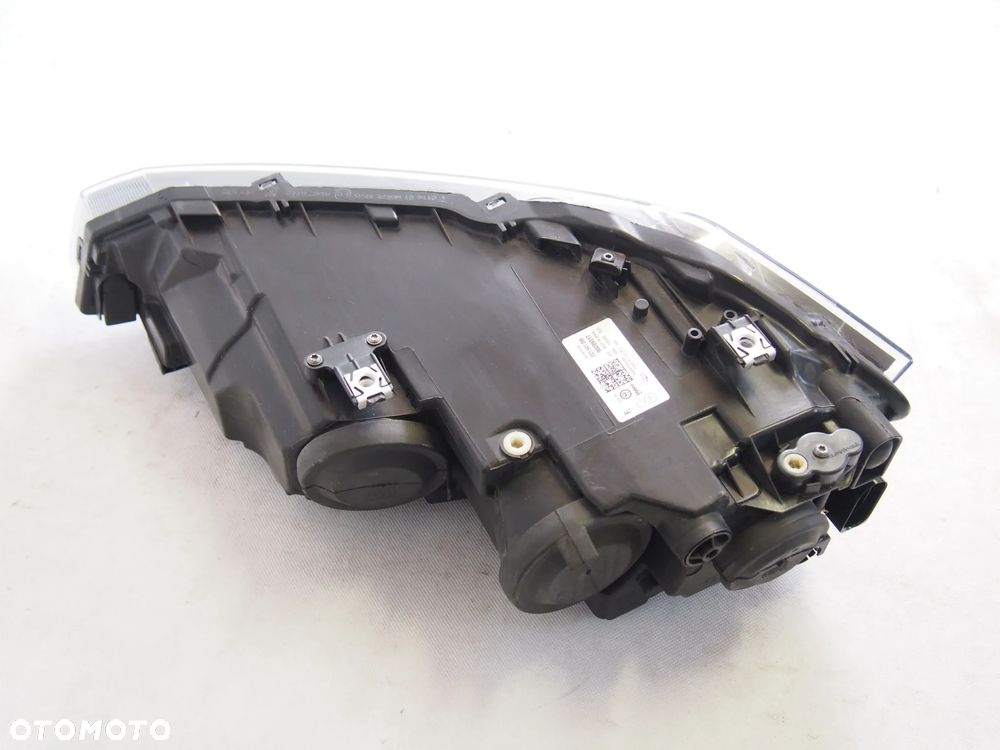 Volkswagen Polo 17r Reflektor prawy lampa prawa 2017 - 2