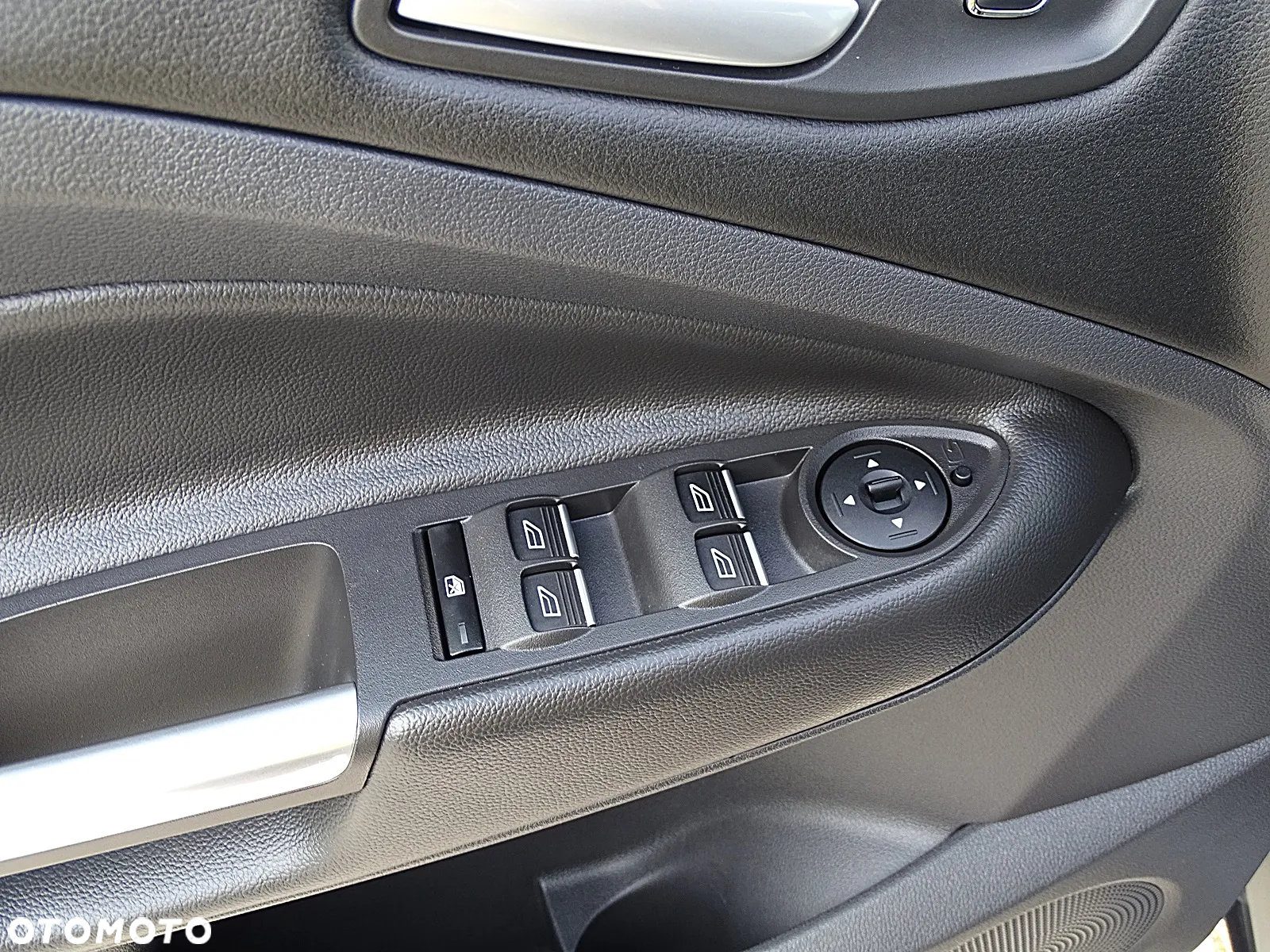 Ford Kuga 1.5 EcoBoost 2x4 Titanium - 29