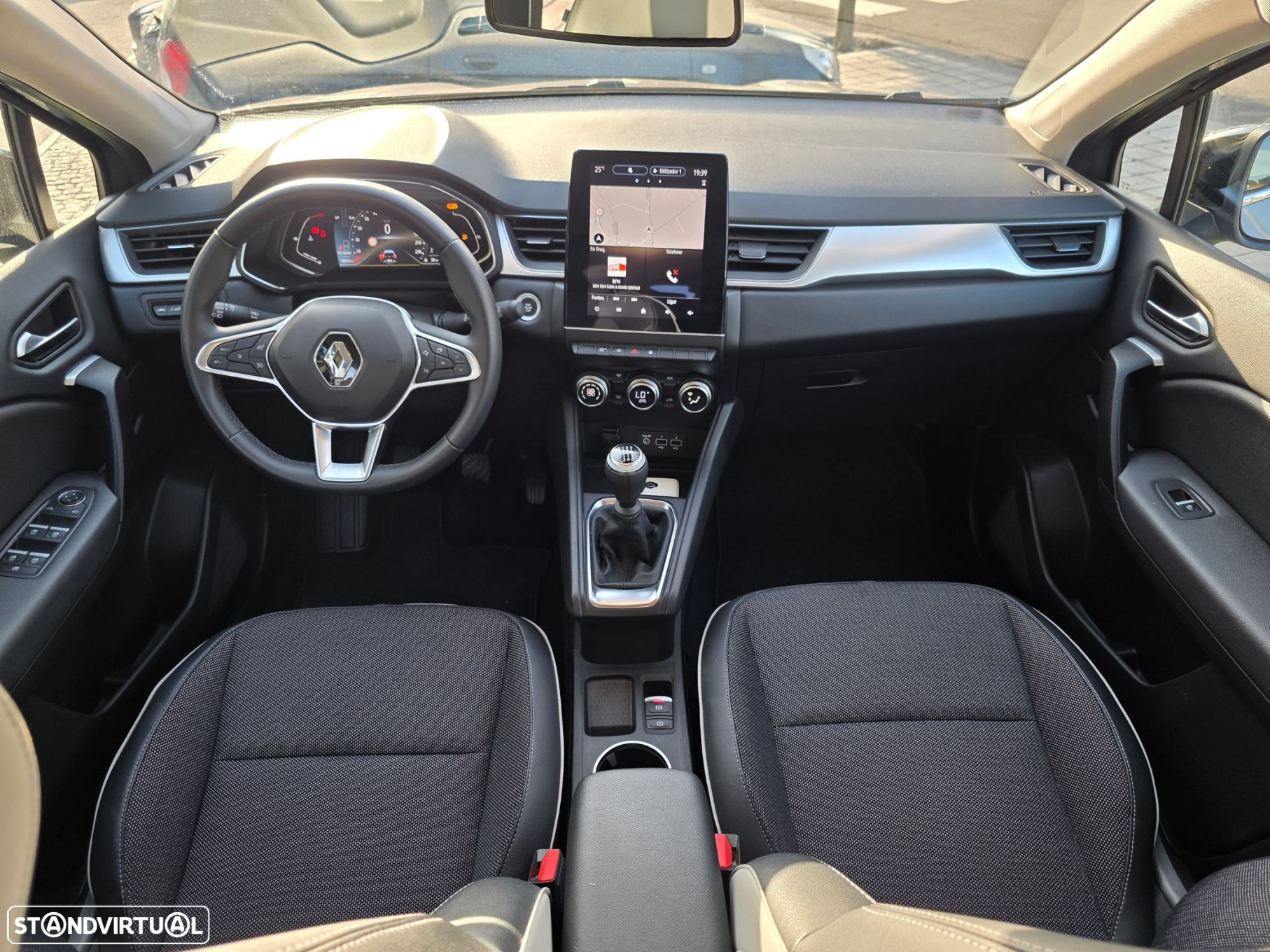 Renault Captur 1.0 TCe Exclusive - 24