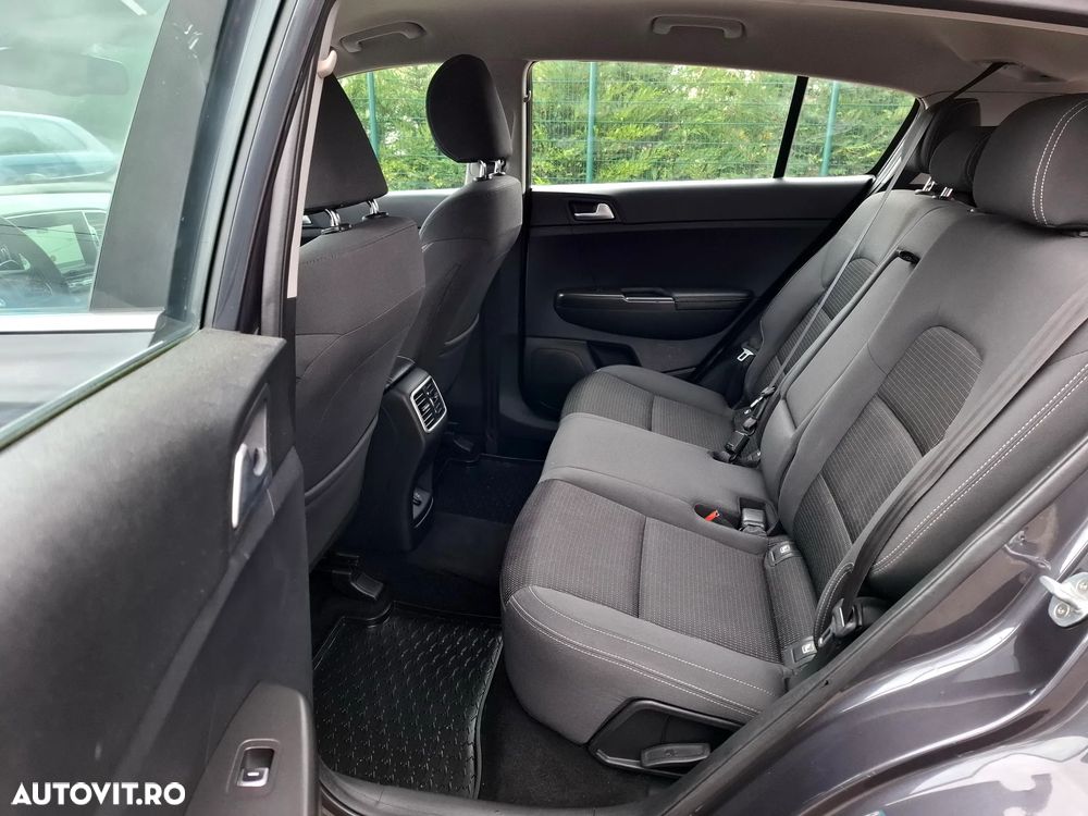 Kia Sportage 1.7 DSL 7DCT 4x2 Style - 6