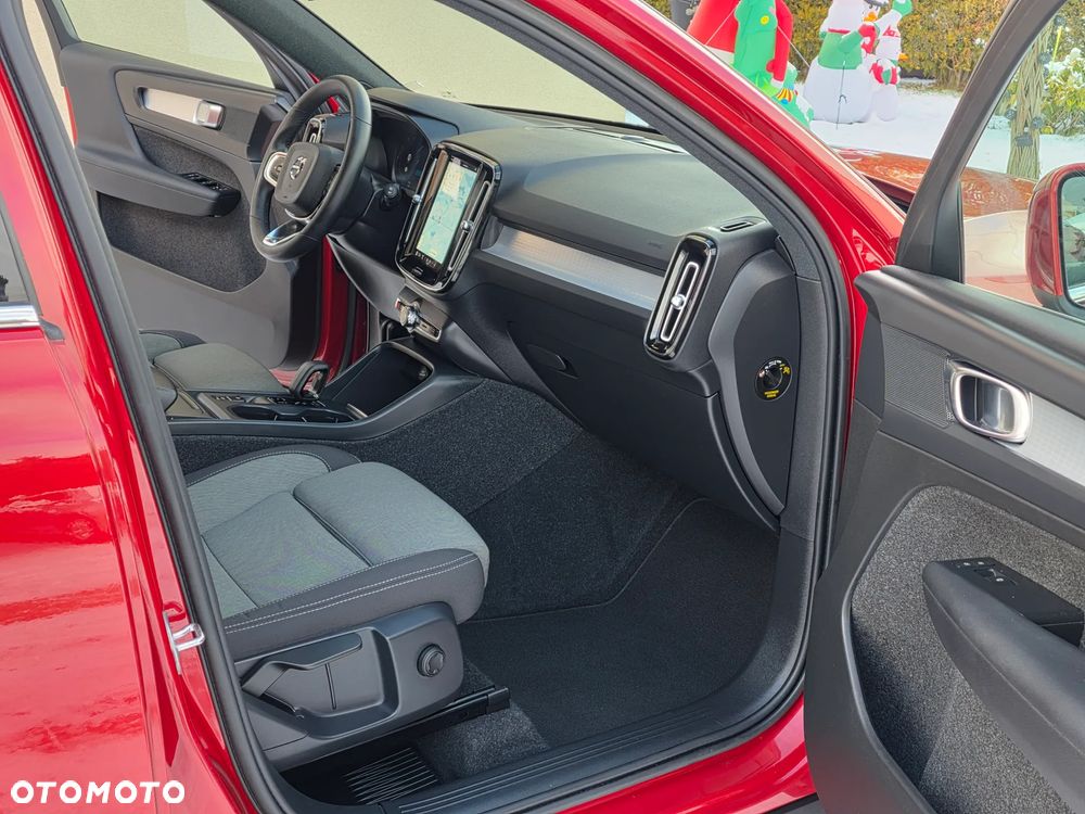 Volvo XC 40 B3 B DKG Essential - 29