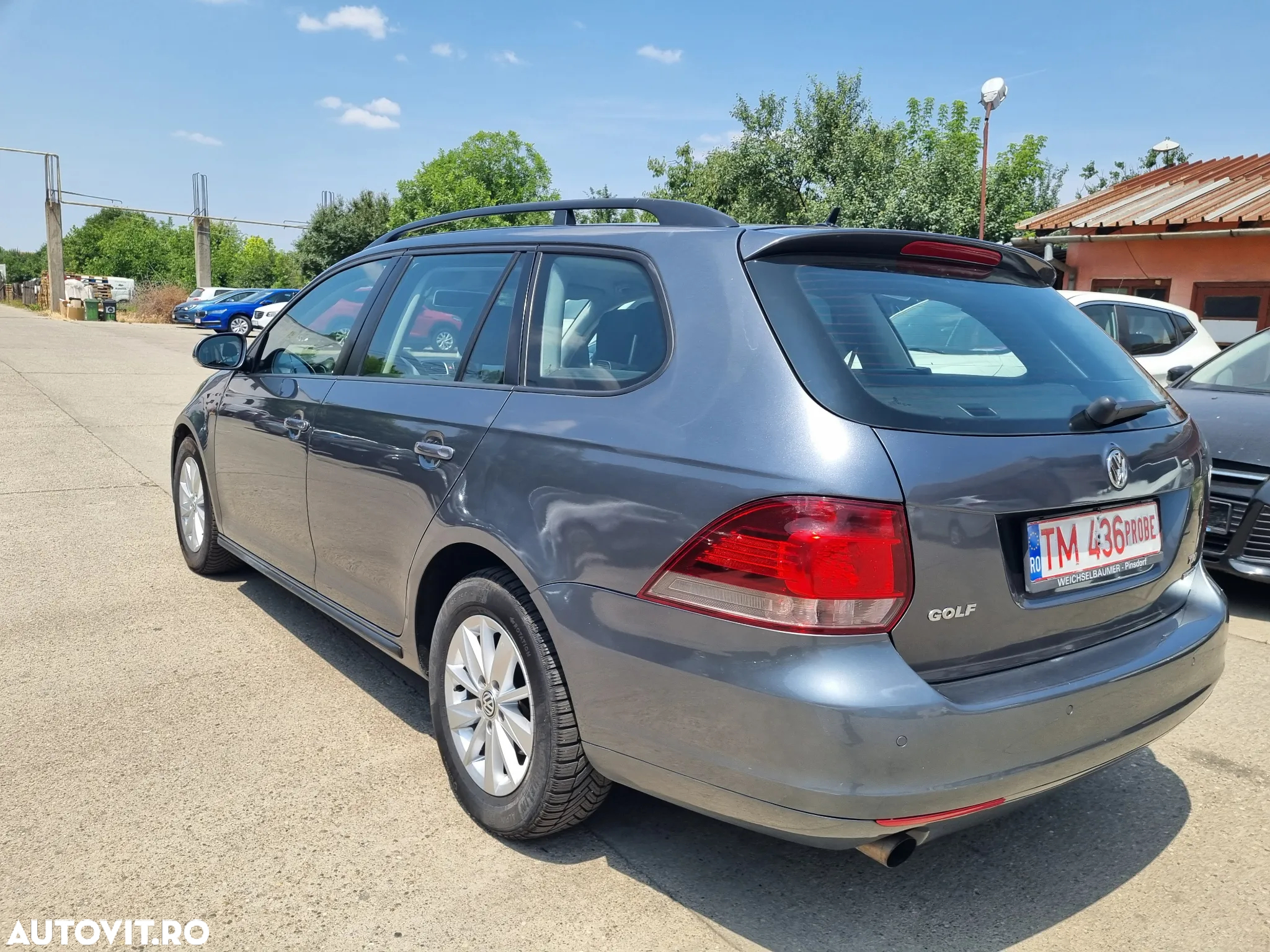 Volkswagen Golf 1.6 TDI BlueMotion Technology Comfortline - 23