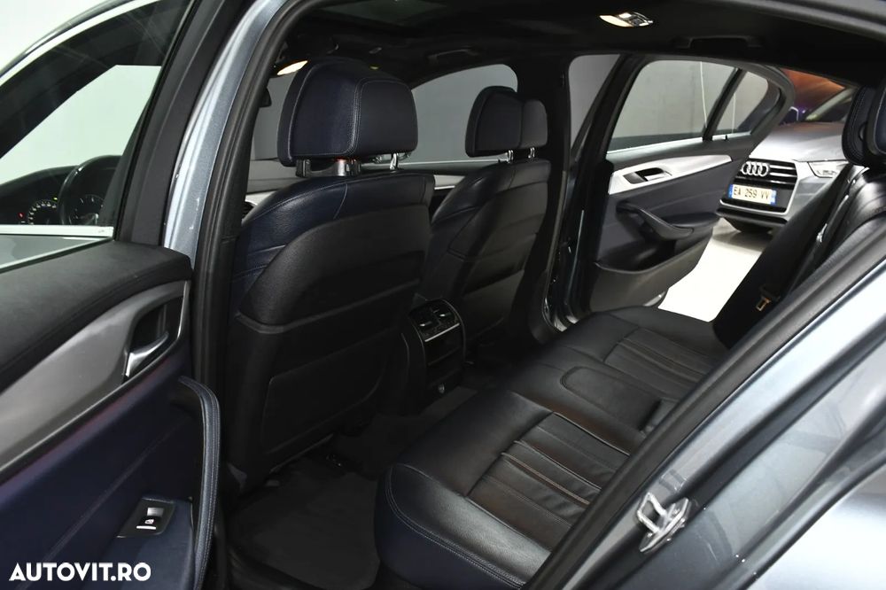 BMW Seria 5 520d Aut. Luxury Line - 13