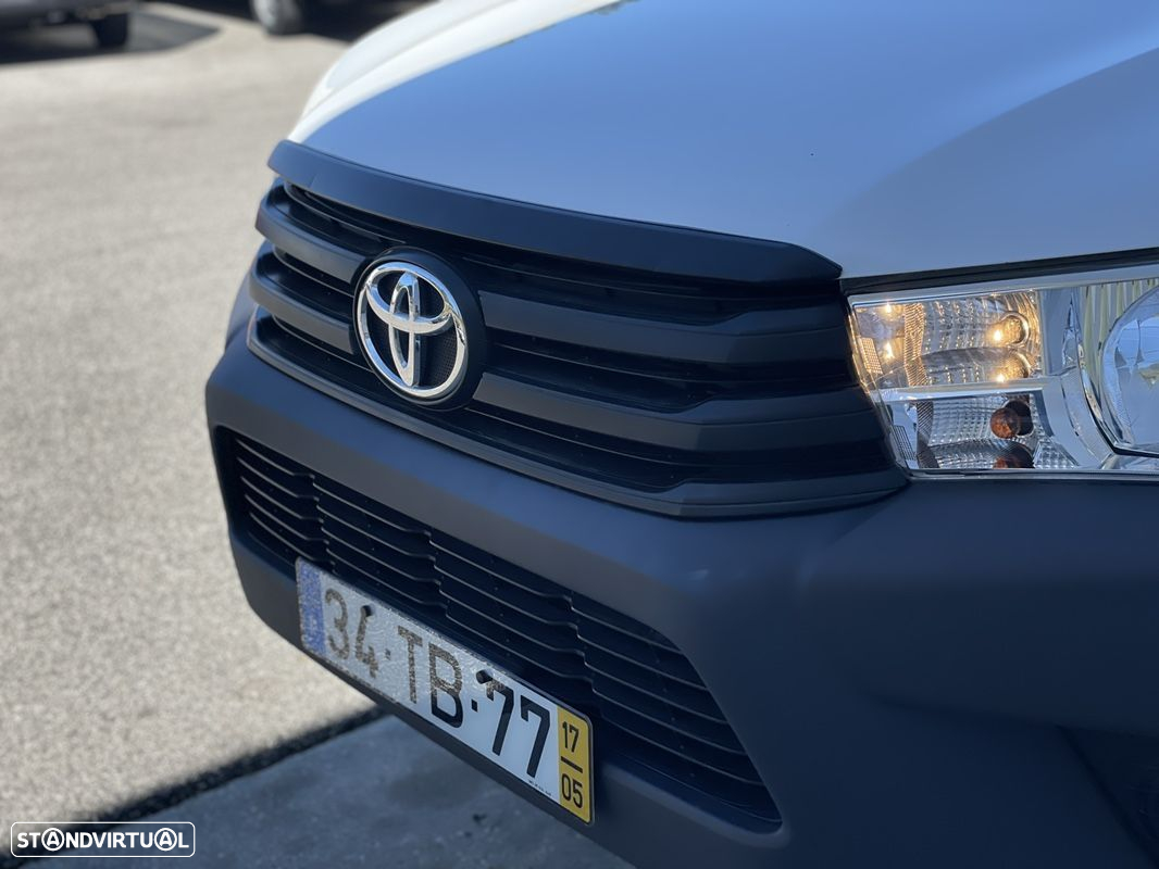 Toyota Hilux 2.4 D-4D 4X2 - 17