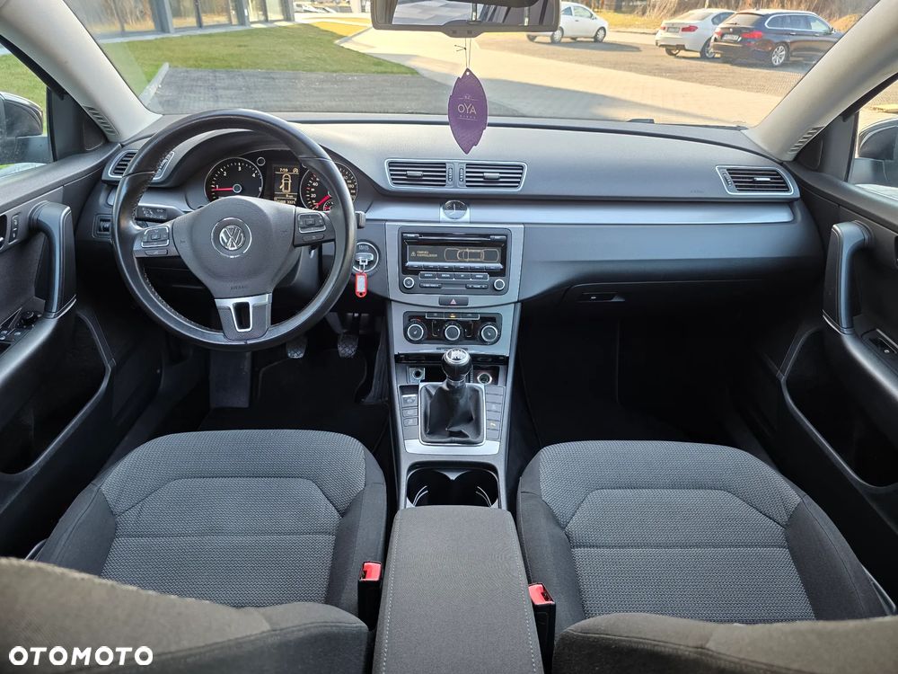Volkswagen Passat 2.0 TDI Highline - 29