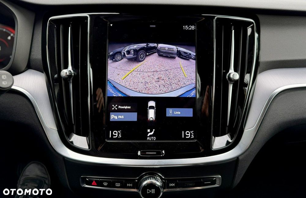 Volvo V60 D4 AWD Geartronic Momentum Pro - 32