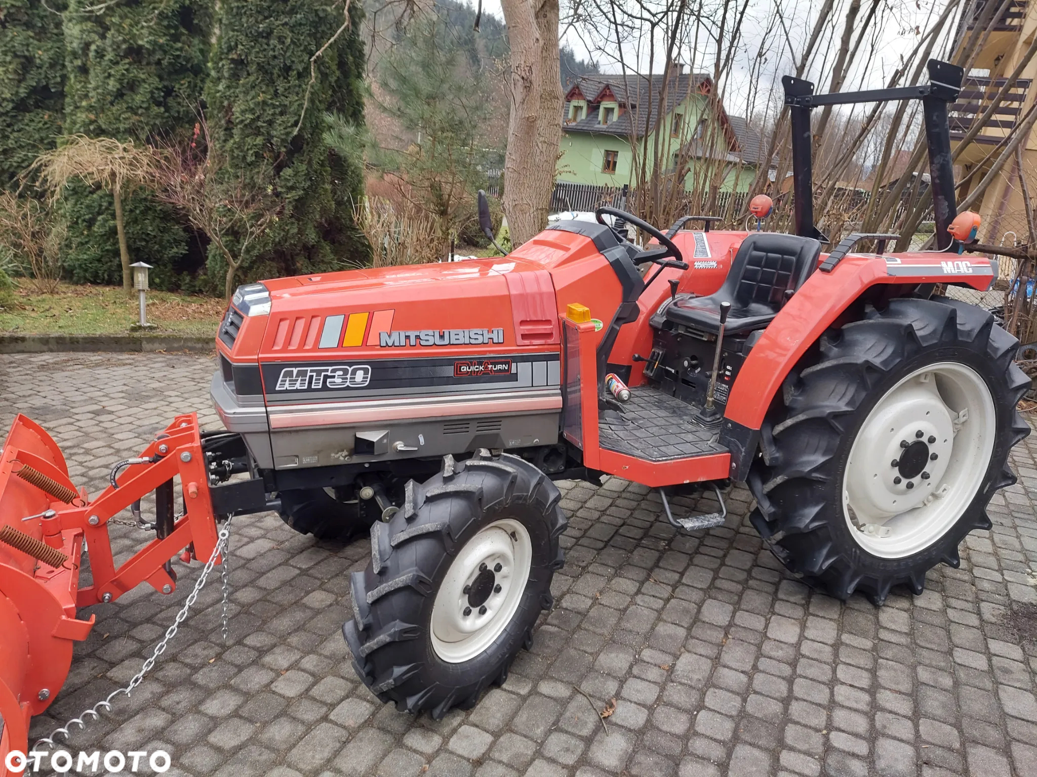 Mitsubishi MT 30 - 3