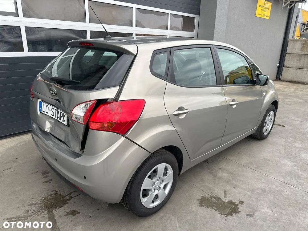 Kia Venga - 6
