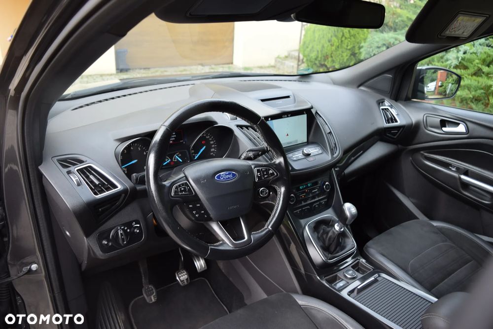 Ford Kuga 1.5 EcoBoost 2x4 ST-Line - 18