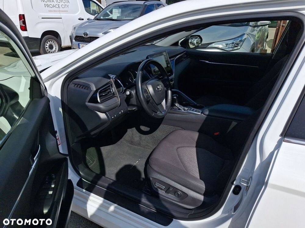 Toyota Camry 2.5 Hybrid Comfort CVT - 9