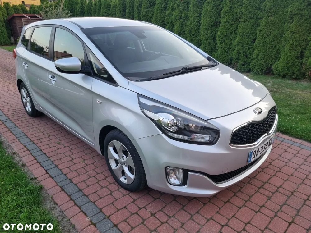 Kia Carens 1.7 CRDi M 7os - 16