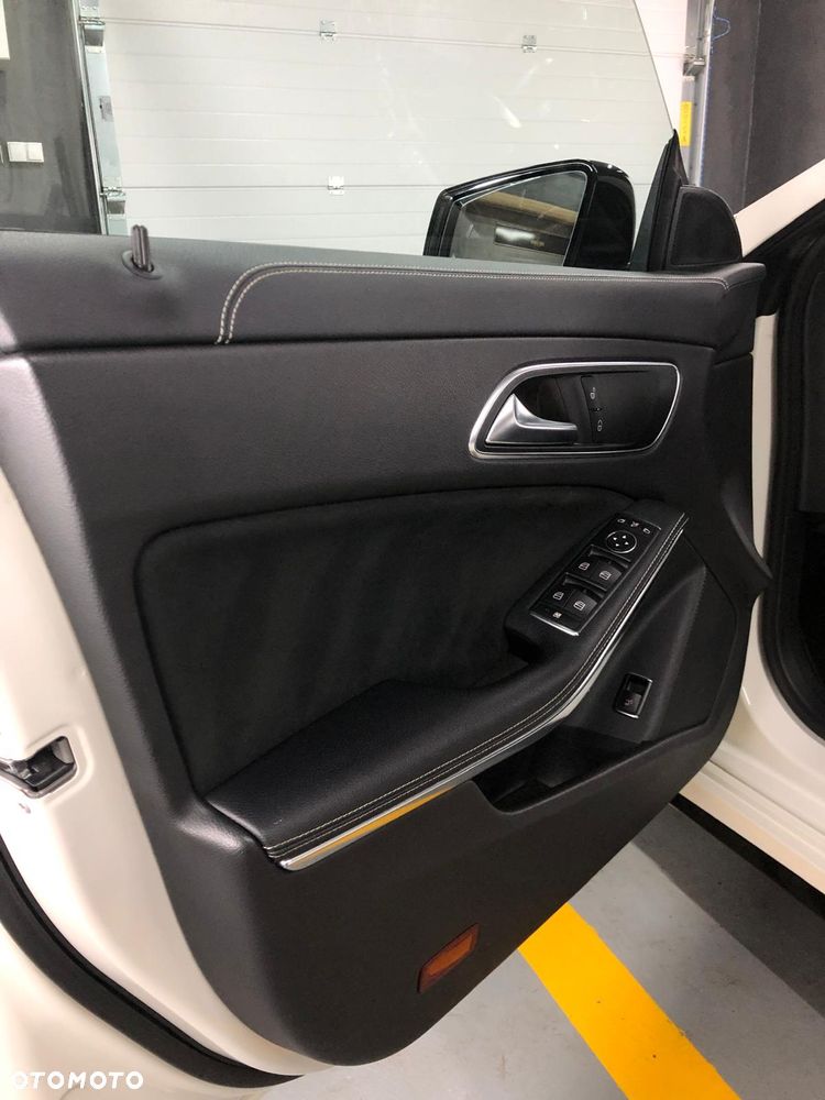 Mercedes-Benz CLA 220 d 7G-DCT AMG Line - 16
