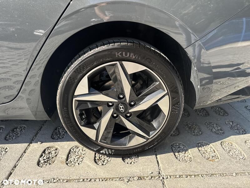 Hyundai Elantra - 19