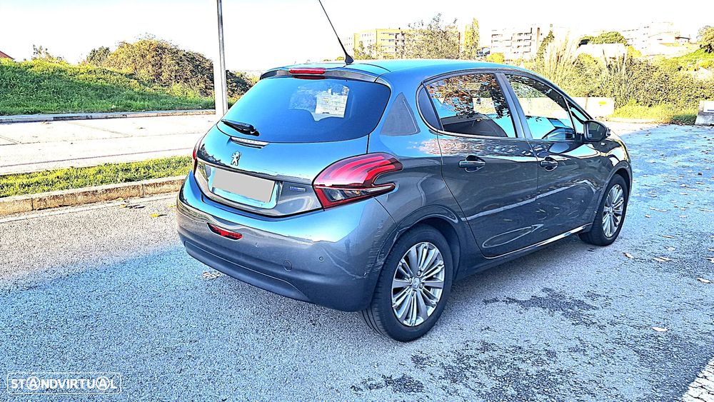 Peugeot 208 1.2 PureTech Style - 13