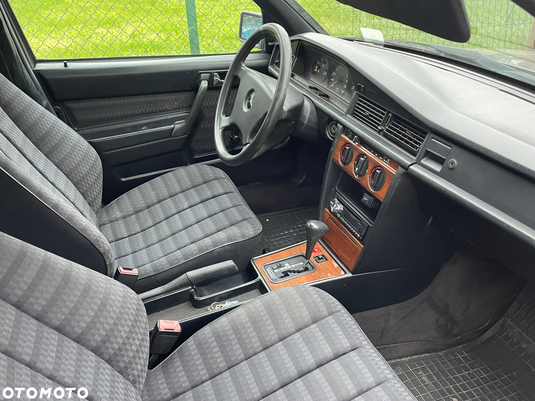 Mercedes-Benz W201 (190) - 3