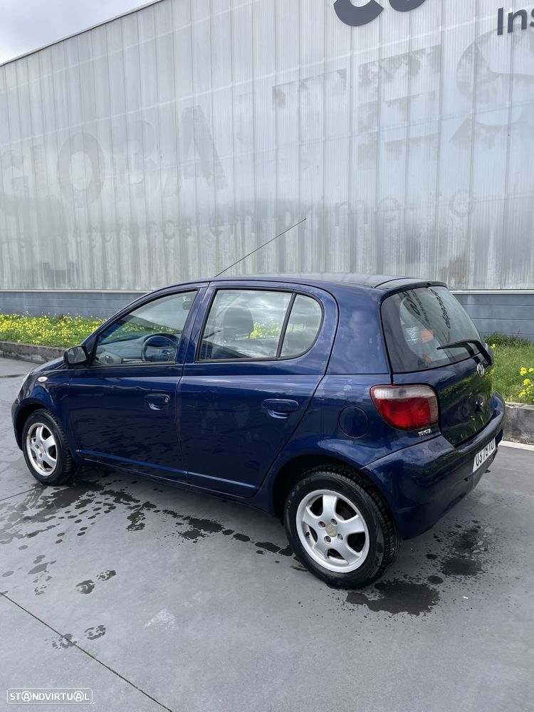Toyota Yaris 1.0 Base - 3