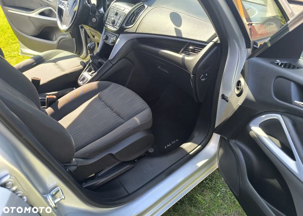 Opel Zafira - 11