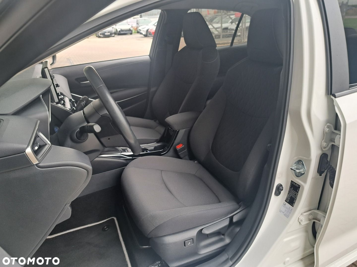 Toyota Corolla 1.8 Hybrid Comfort - 19