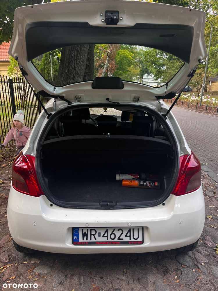 Toyota Yaris - 4