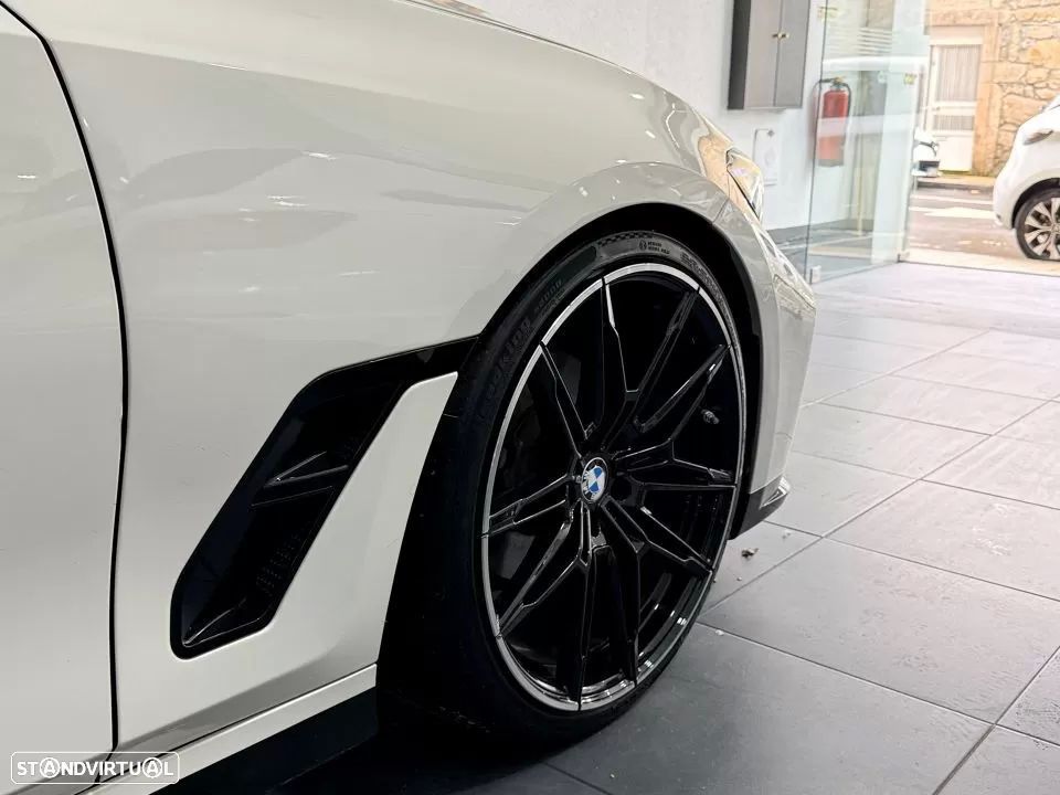 BMW 320 d Touring Pack Desportivo M Pro Auto - 8