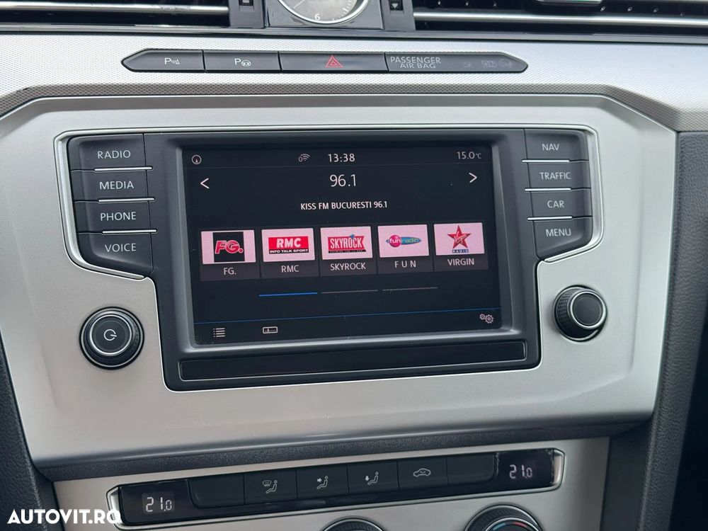 Volkswagen Passat - 22