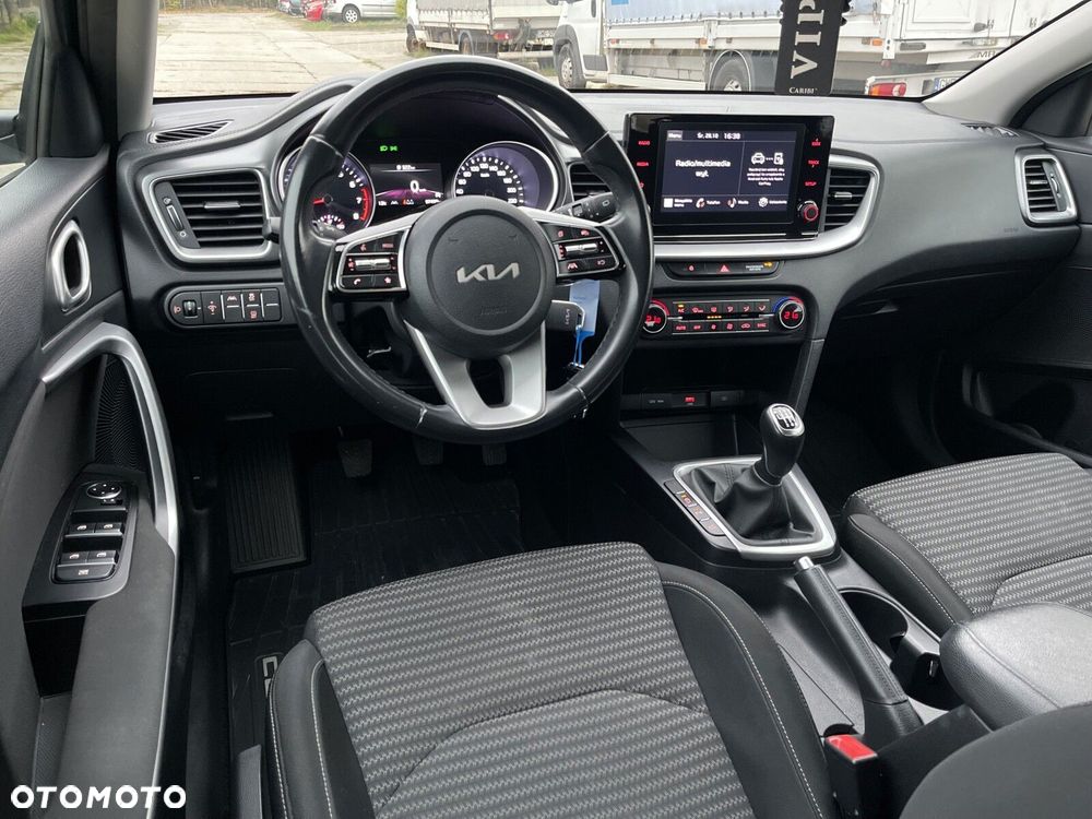 Kia Ceed 1.5 T-GDI M - 11