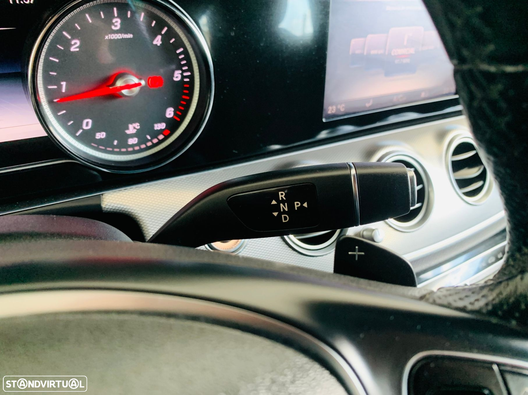 Mercedes-Benz E 220 d Avantgarde - 16