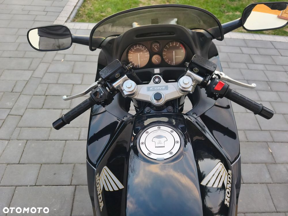 Honda CBR - 28