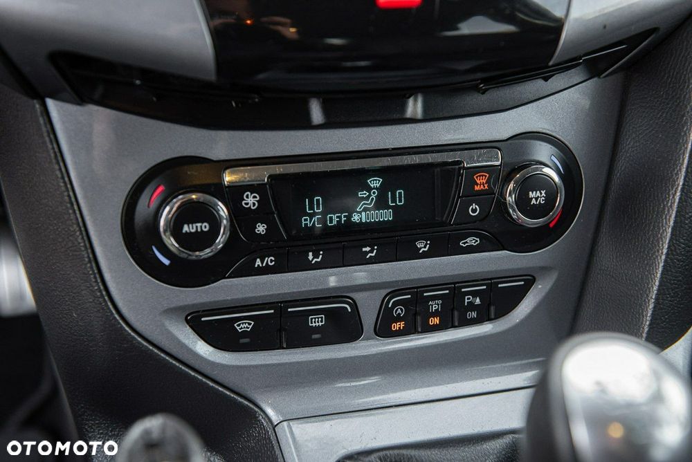 Ford Focus 1.6 EcoBoost Titanium - 24