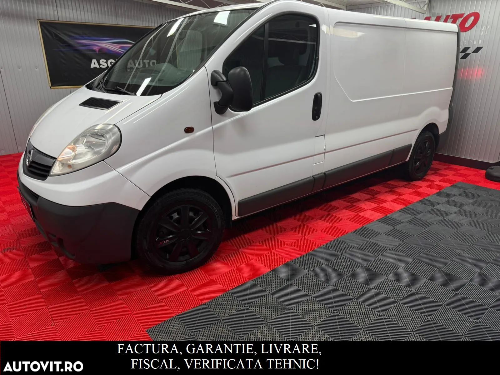 Opel Vivaro - 1