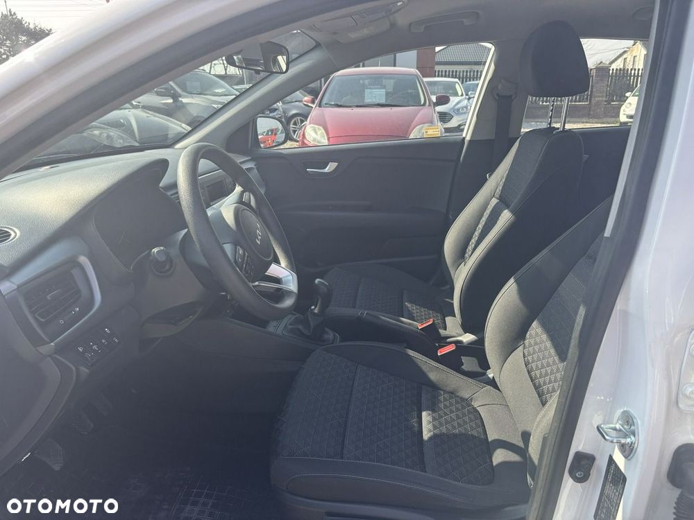 Kia Rio - 19