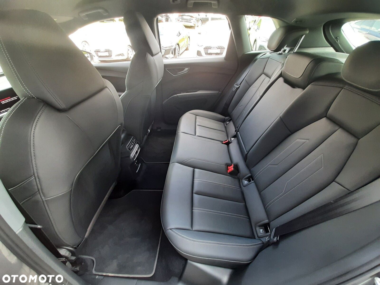 Audi Q4 e-tron - 14