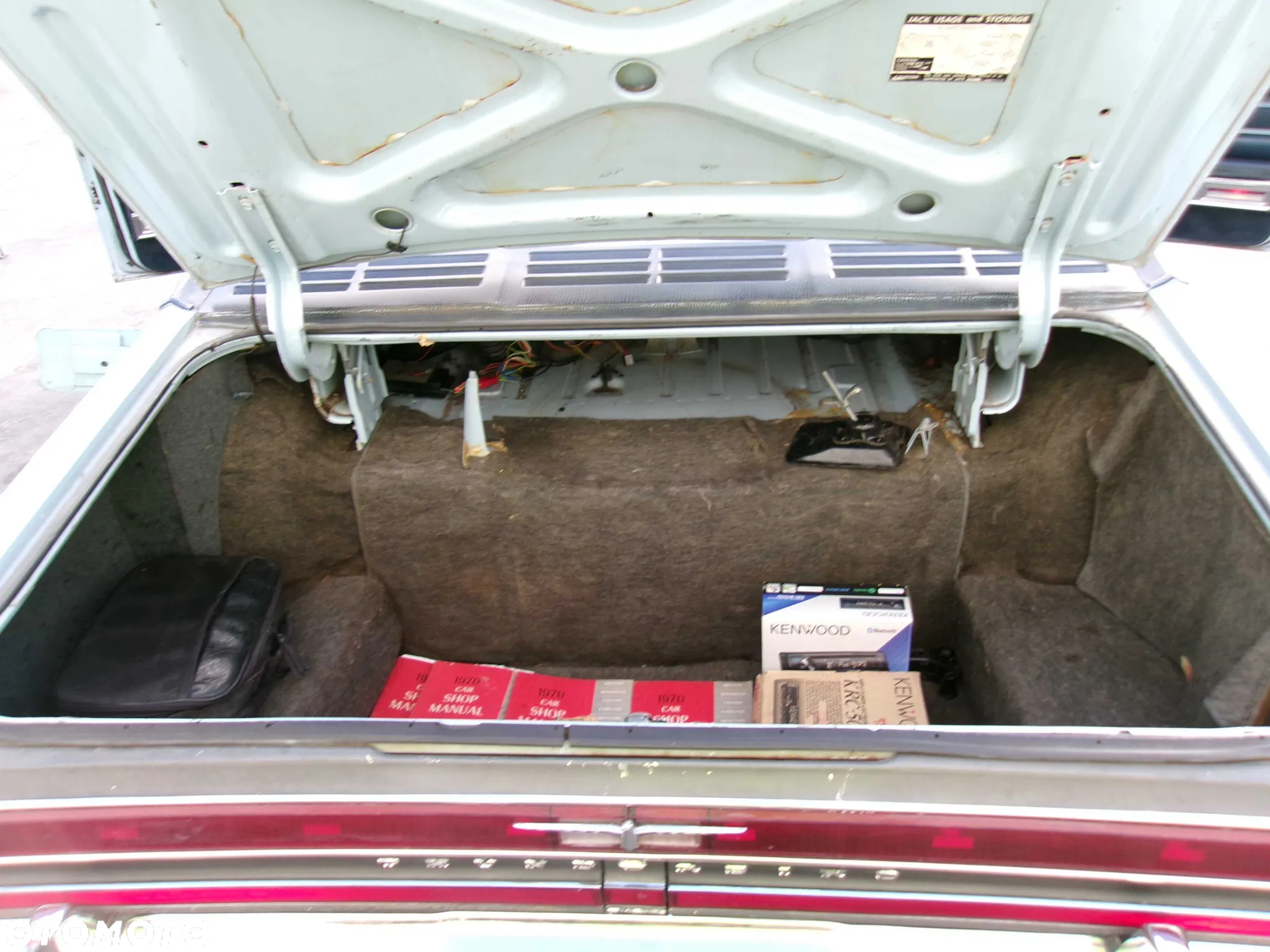 Ford Thunderbird - 26