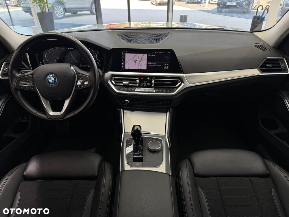 BMW Seria 3 320e Sport Line - 14