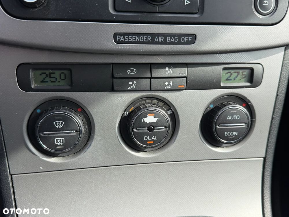 Volkswagen Passat - 32