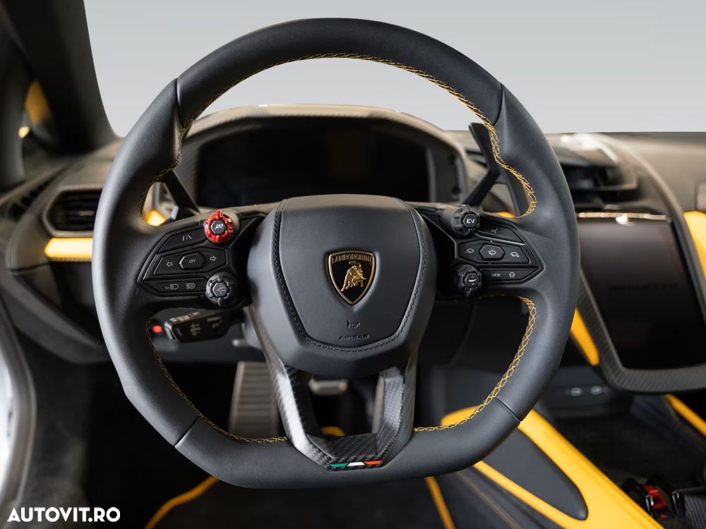 Lamborghini Revuelto - 21