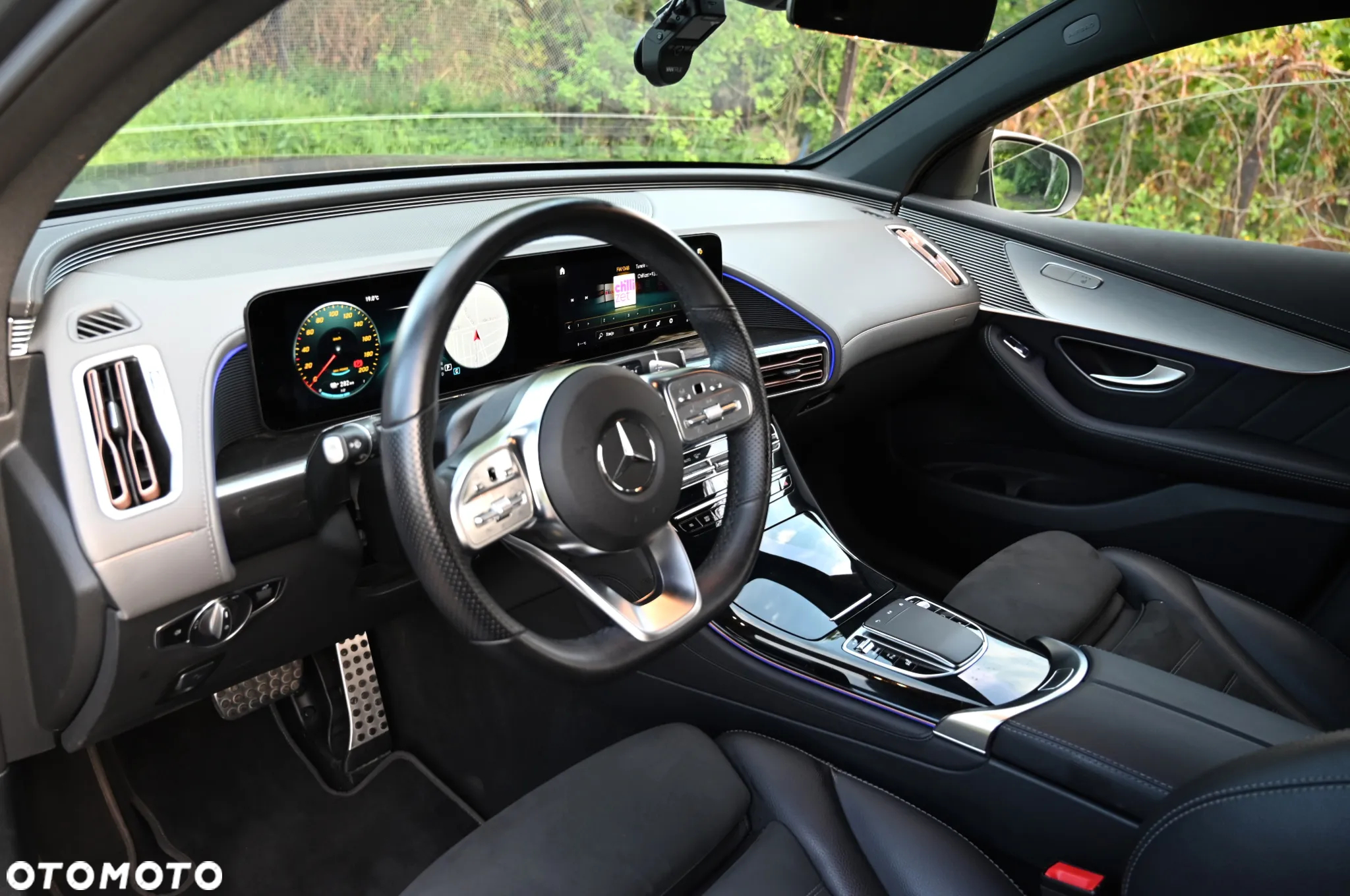 Mercedes-Benz EQC - 27