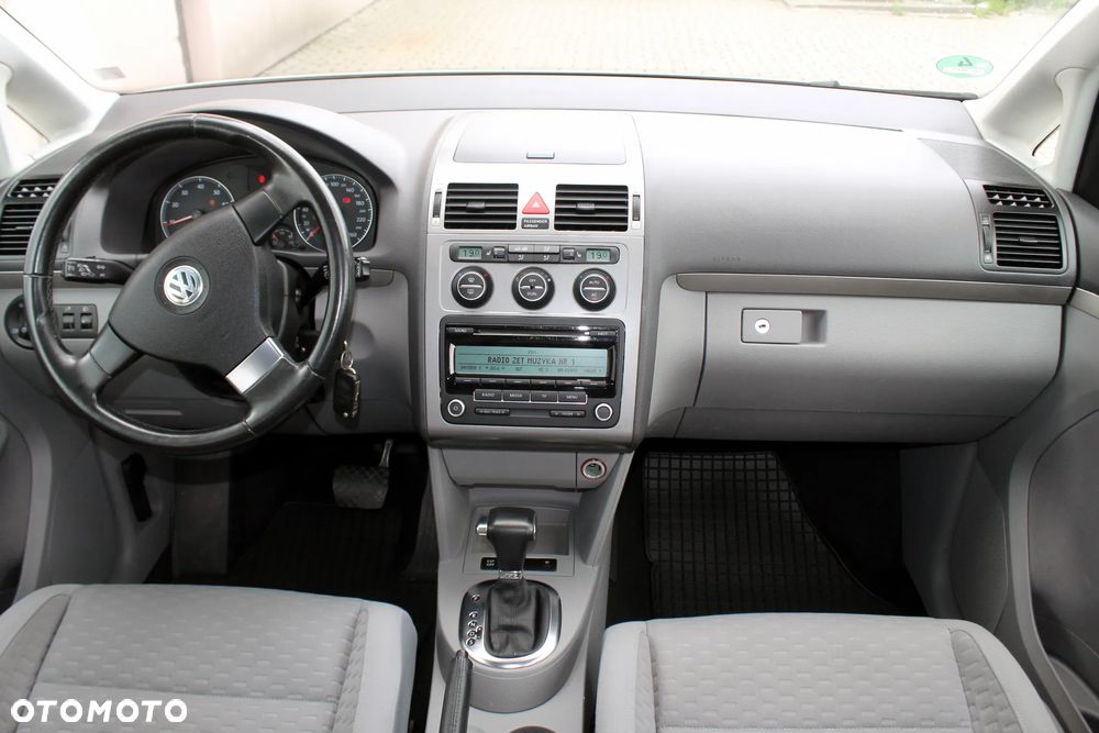 Volkswagen Touran 1.4 TSI DSG Comfortline - 9