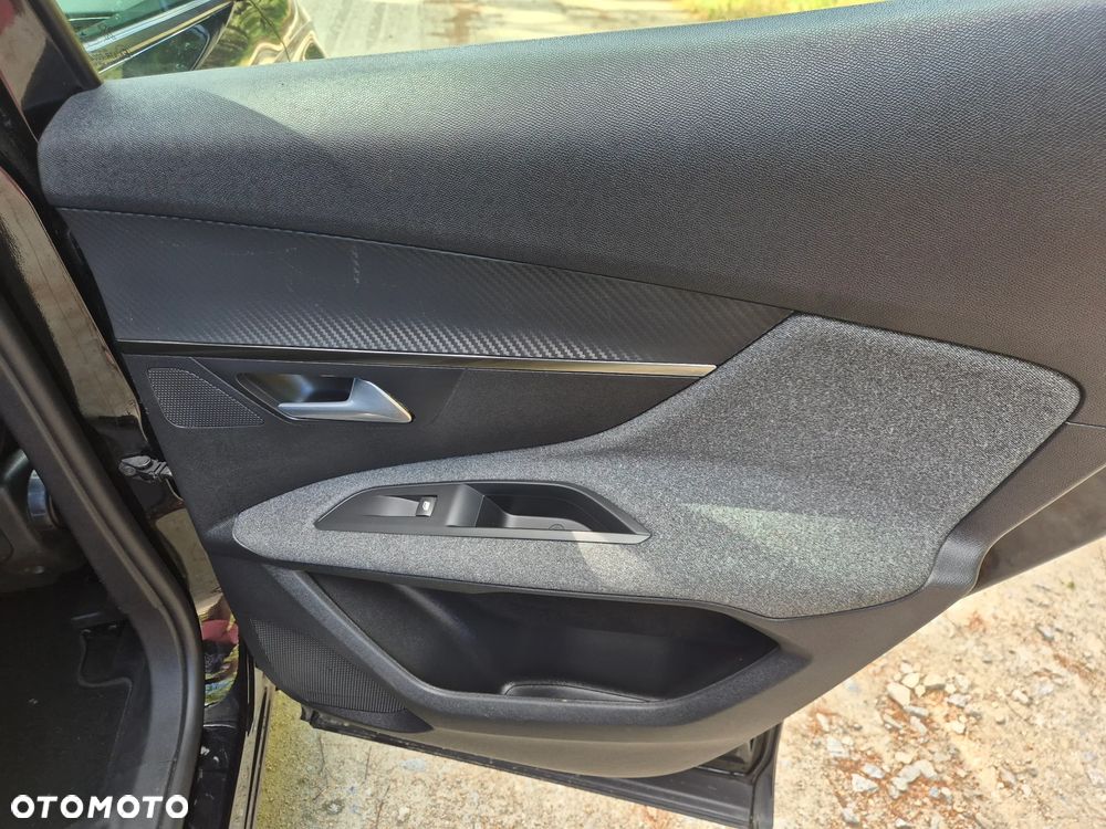 Peugeot 3008 BlueHDi 130 Stop & Start EAT8 Allure Business-Paket - 30