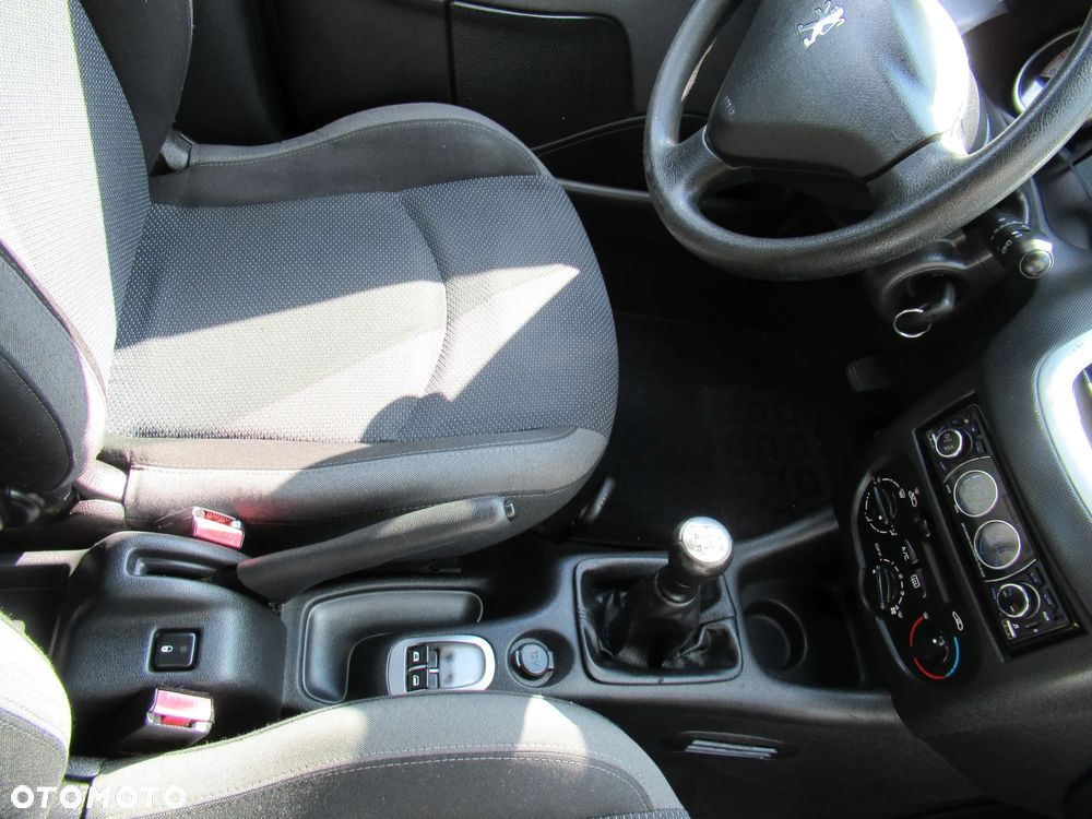 Peugeot 206 plus 60 - 38