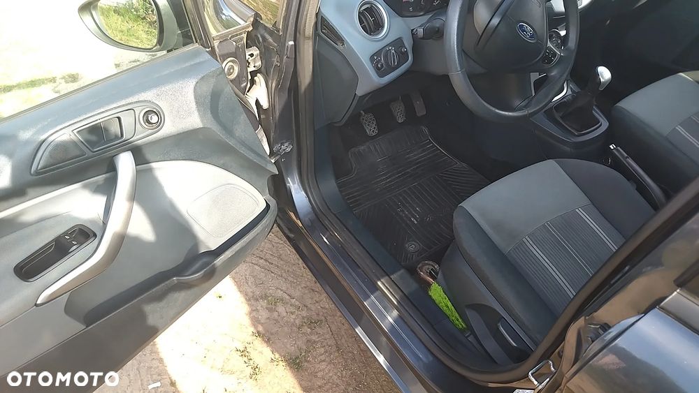 Ford Fiesta 1.4 TDCi Ambiente - 5