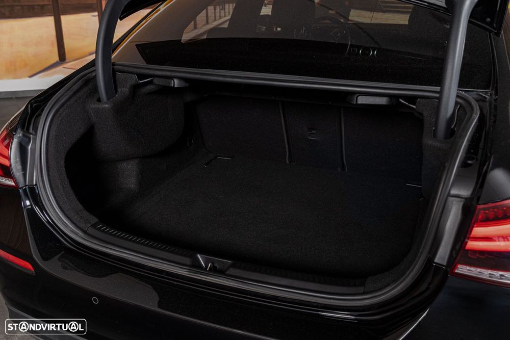 Mercedes-Benz A 180 Limousine d Progressive Aut. - 29